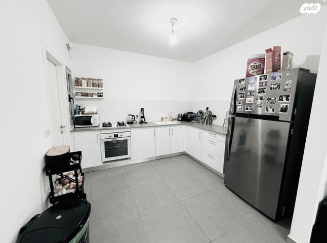 גג/ פנטהאוז, ש"י עגנון, נאות שמיר, יבנה