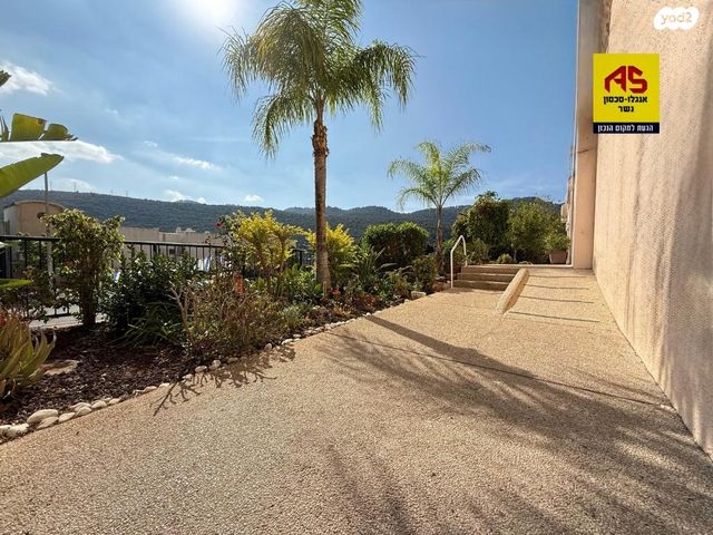 דירה, רמות יצחק, נשר