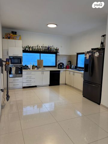 דו משפחתי, שניר, כפיר יוסף, אלפי מנשה