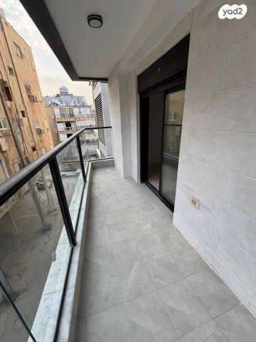 דירה, הפטמן 8, לב העיר, בת ים