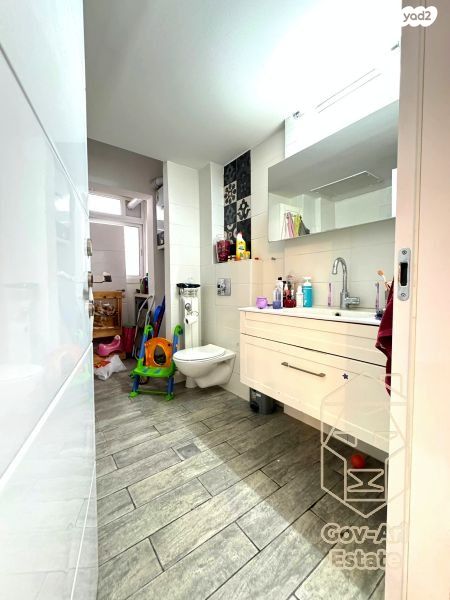 דירה, גרשון אבנר, ארמון הנציב, תלפיות מזרח, ירושלים