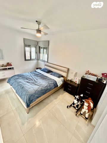 דירה, האיכרים, גני אזור, אזור