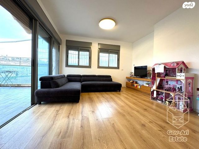 דירה, גרשון אבנר, ארמון הנציב, תלפיות מזרח, ירושלים