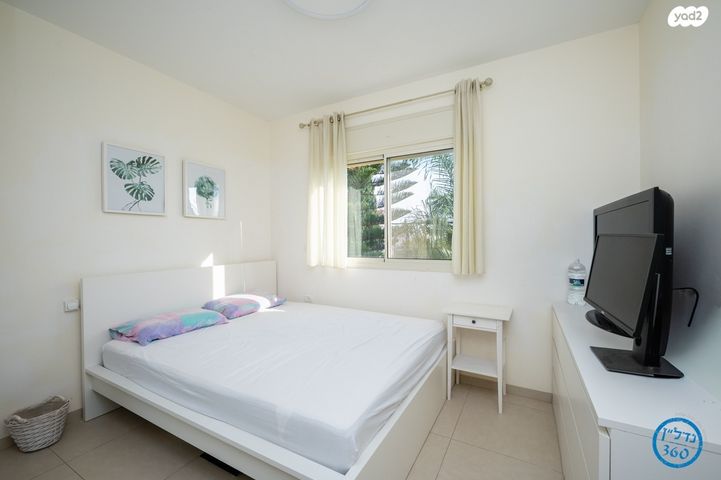 דו משפחתי, יעקב, זכרון יעקב