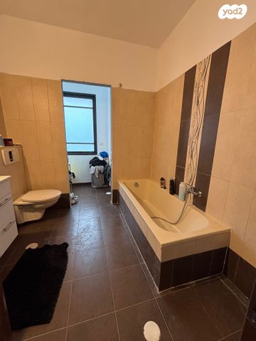 דו משפחתי, שניר, כפיר יוסף, אלפי מנשה