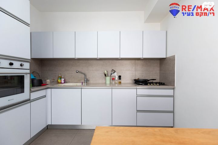 דירה, דון יוסף הנשיא, הרצליה