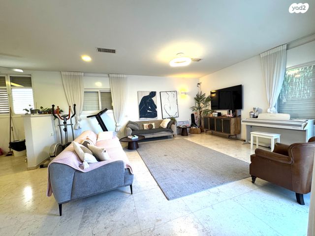 דו משפחתי, רמות מנחם, הוד השרון