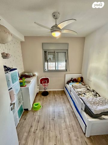 דירה, האיכרים, גני אזור, אזור