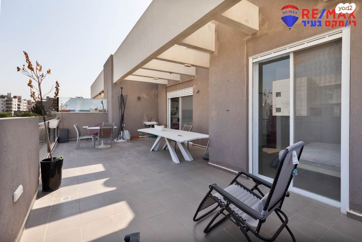 דירה, דון יוסף הנשיא, הרצליה