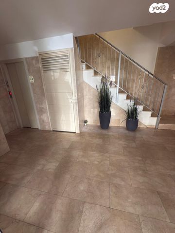 דירה, פתח תקווה, מרכז, קרית עבודה, חולון