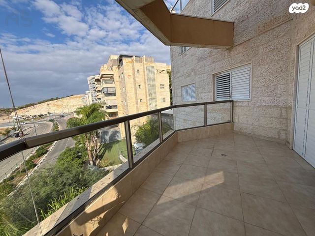 דירה, גדעון האוזנר, רמות הרכס, באר שבע