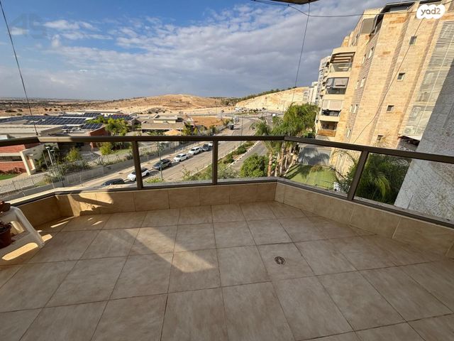 דירה, גדעון האוזנר, רמות הרכס, באר שבע