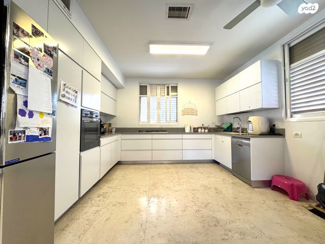 דו משפחתי, רמות מנחם, הוד השרון