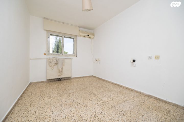 דירה, יהודה בורלא, ניות, ירושלים