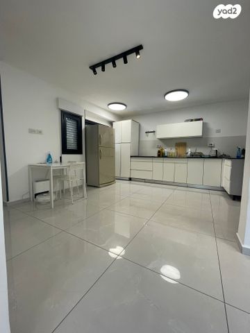 דירה, אנה פרנק, דרום מזרח, בת ים