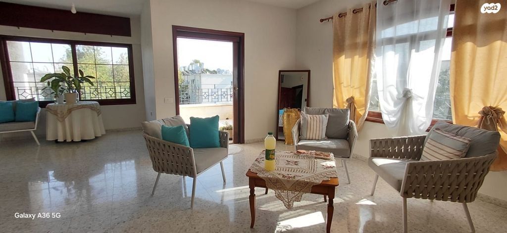 דופלקס, רבי נחמן מברסלב 23, צהלון, שיכוני חסכון, תל אביב יפו