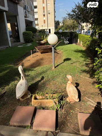 ד"ר אברהם אליהו הרכבי 