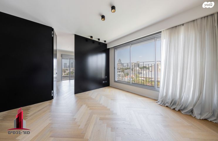 דירה, אנצו סירני, גבעת הרמבם, גבעתיים