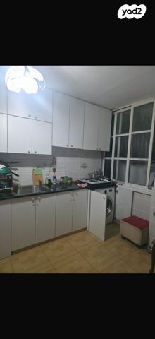 דירה, קרייתי 12, לב העיר, בת ים