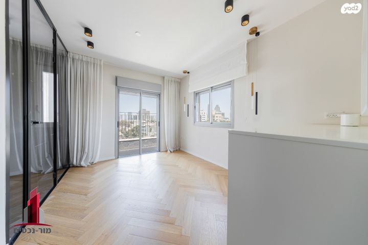 דירה, אנצו סירני, גבעת הרמבם, גבעתיים