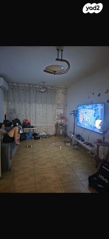 דירה, קרייתי 12, לב העיר, בת ים