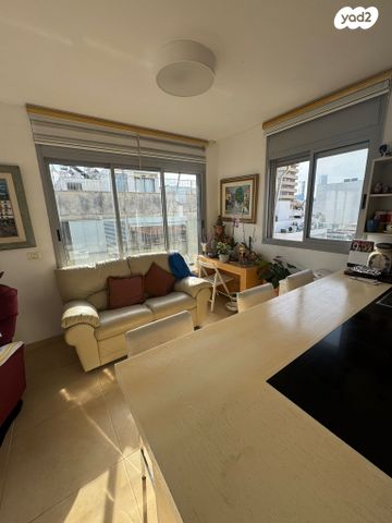 דופלקס, תל אביב יפו