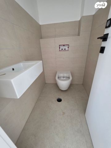 גג/ פנטהאוז, אופקים