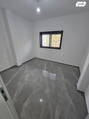 דירה, ביאליק 12, לב העיר, בת ים