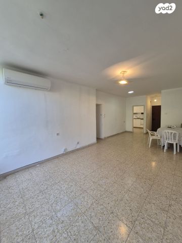 דירה, שדרות ביאליק, הדר, רמת השרון