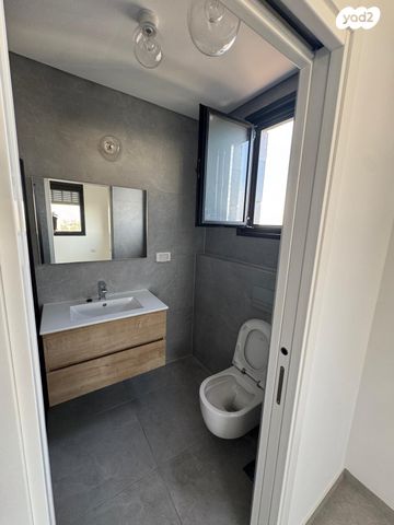 גג/ פנטהאוז, מבצע משה 44, ראשון לציון