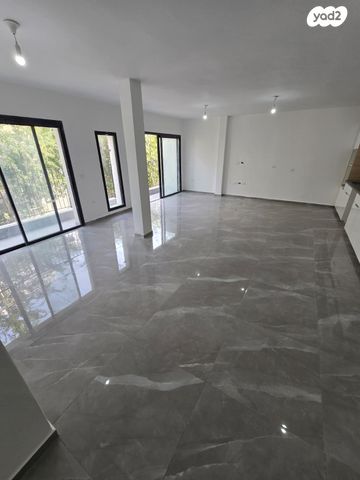 דירה, ביאליק 12, לב העיר, בת ים