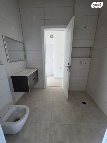 גג/ פנטהאוז, אופקים