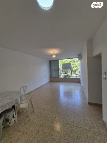 דירה, שדרות ביאליק, הדר, רמת השרון