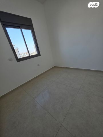 גג/ פנטהאוז, אופקים