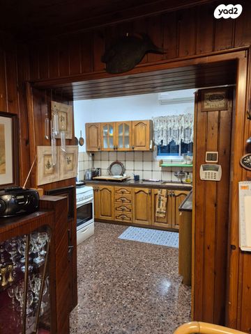 דו משפחתי, קרית טבעון