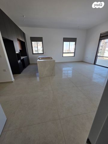 גג/ פנטהאוז, אופקים