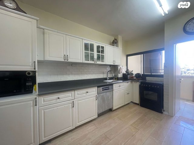 גג/ פנטהאוז, ליונל ווטסון 2, רמת בגין, חיפה