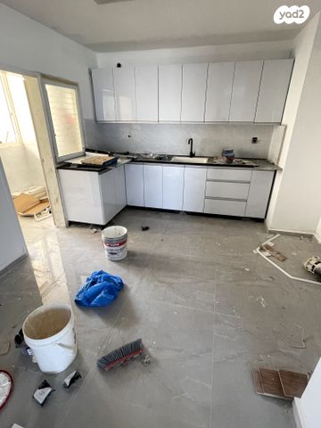 דירה, יוסף פינס, אפרידר, אשקלון