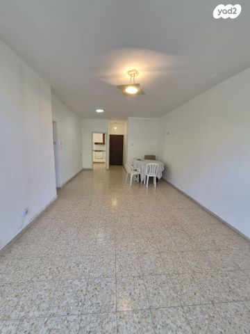 דירה, שדרות ביאליק, הדר, רמת השרון