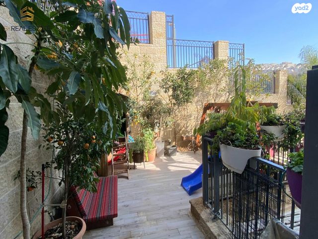 דירת גן, יעקב אלעזר, רמות, ירושלים