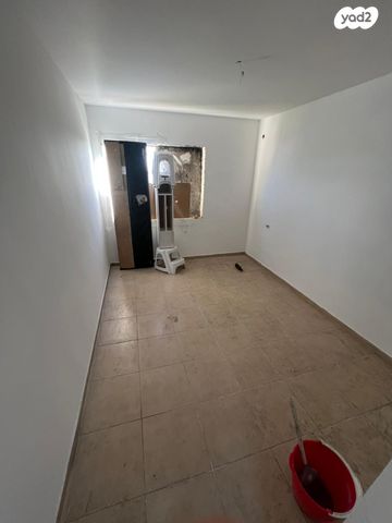 דירה, יהודה הלוי, בן גוריון, אשקלון