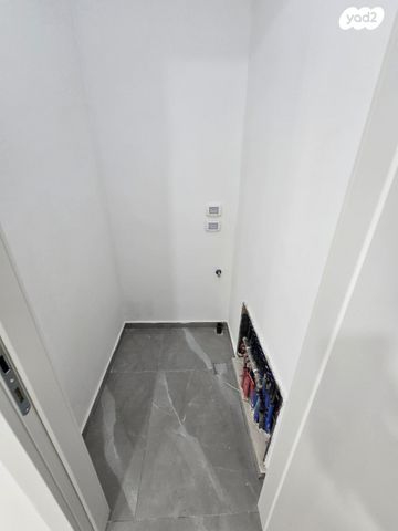 דירה, ביאליק 12, לב העיר, בת ים