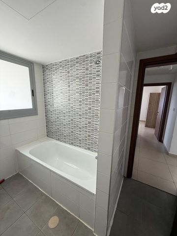 דירה, שדרות אפרים קציר 15, מת"מ, נאות פרס, חיפה