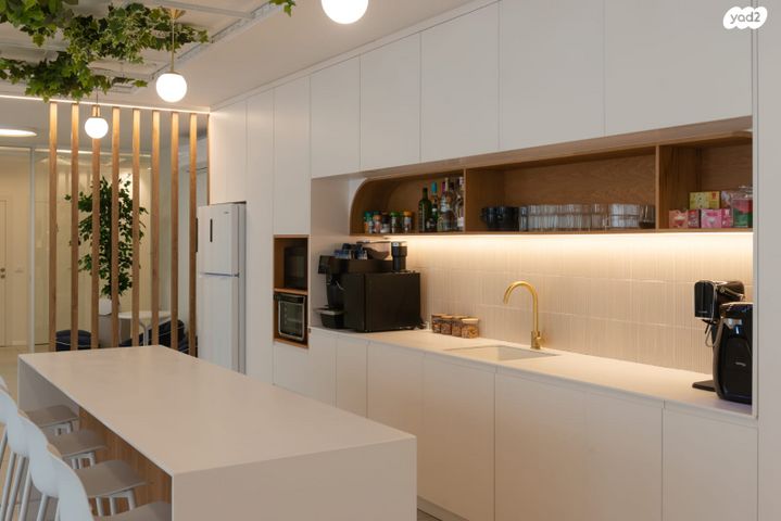 בניין משרדים, גני שרונה, קרית הממשלה, תל אביב יפו