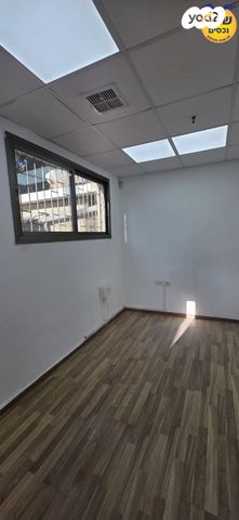 משרדים, יהושע שטמפפר, לב המושבה / מרכז העיר, פתח תקווה