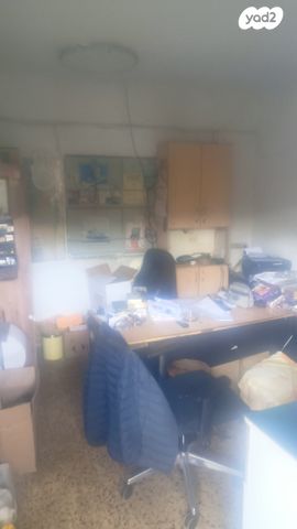 חנויות/ שטח מסחרי, המלאכה, אזור תעשיה ב, חולון