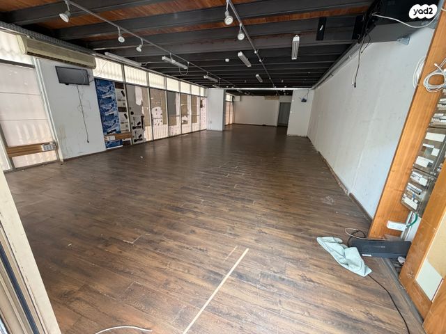 חנויות/ שטח מסחרי, אזור תעשייה קרית אתגרים, רעננה