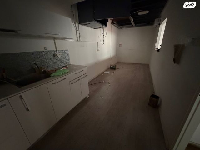 חנויות/ שטח מסחרי, אזור תעשייה קרית אתגרים, רעננה