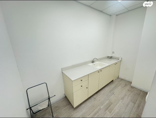 מחסנים, מרכז עינב, מודיעין מכבים רעות