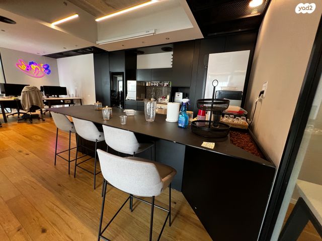 משרדים, הארבעה 28, גני שרונה, קרית הממשלה, תל אביב יפו